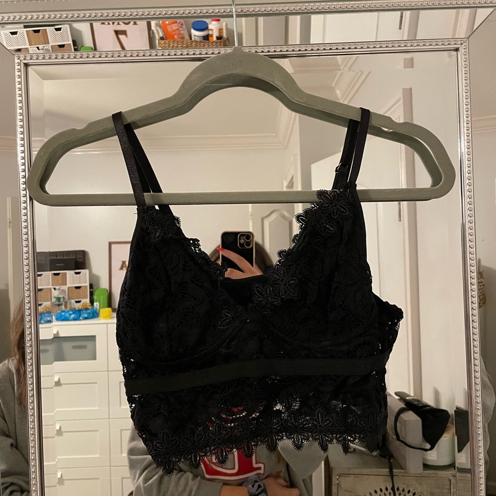NWOT SheIn Lace Crop Top